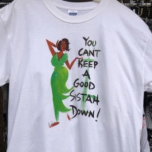 Vintage-Sassy Women’s T~ Can’t Keep A Sistah Down - T Shirt Size L